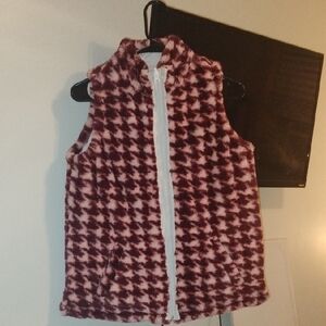 ✨KEREN hart✨ Reversible Red and White Patterned Vest